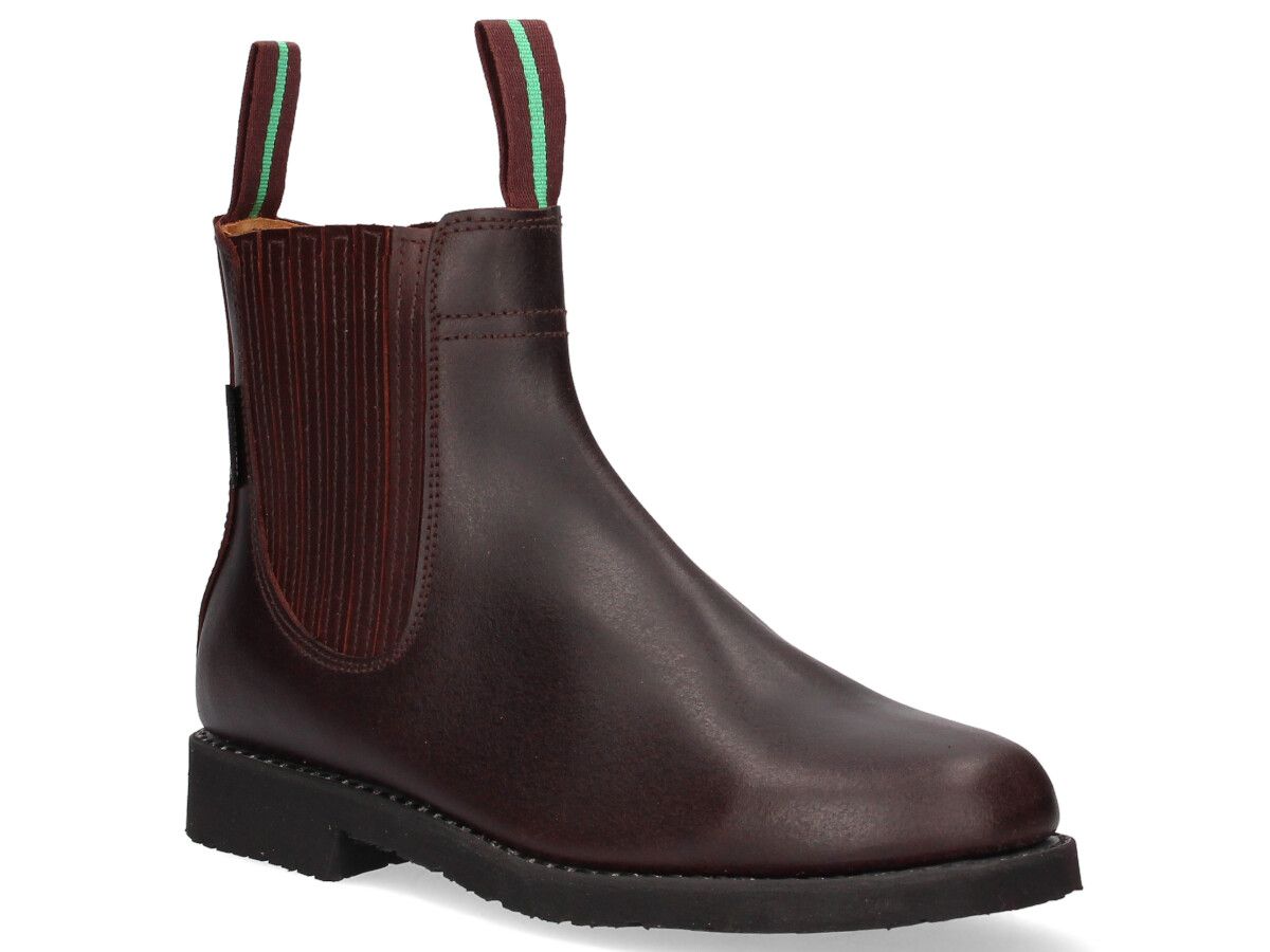 Short calfskin boot with gusset and rubber sole Valverde del Camino