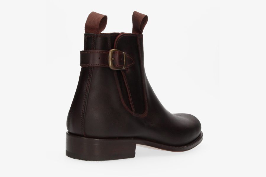 Short boot with gusset and buckle in chestnut calf Valverde del Camino