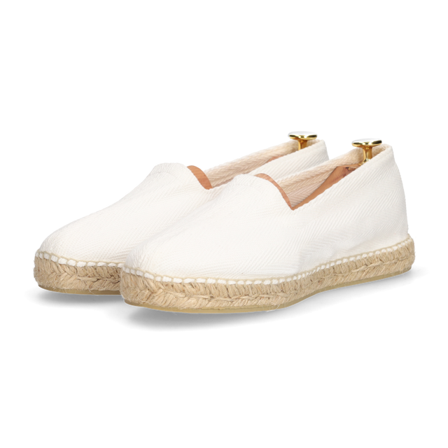 WHITE WHITE EAR OF WHITE CRUST
