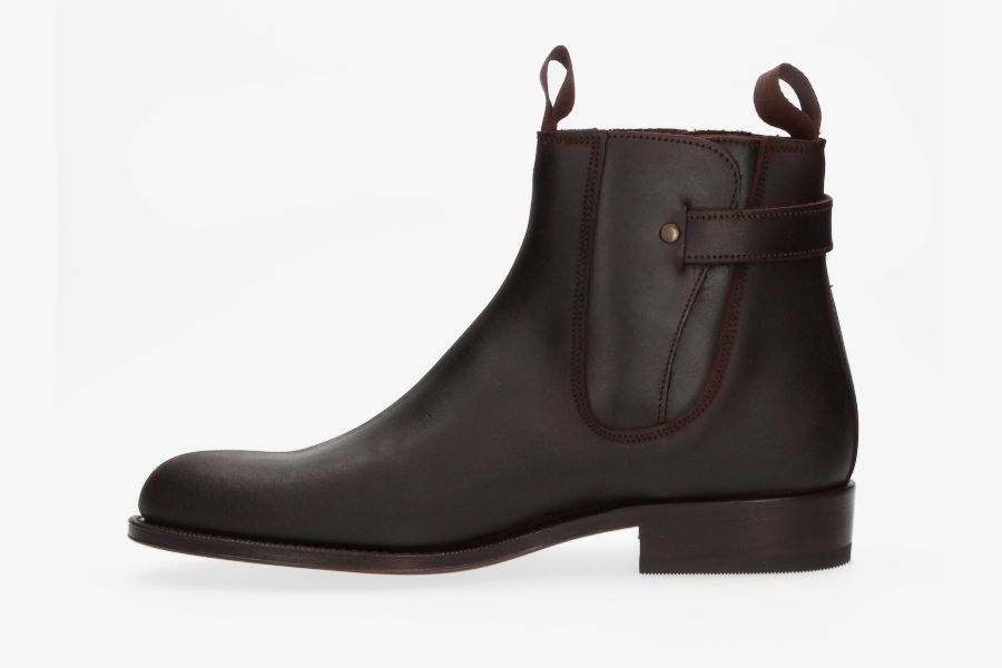 Short boot with gusset and buckle in chestnut calf Valverde del Camino