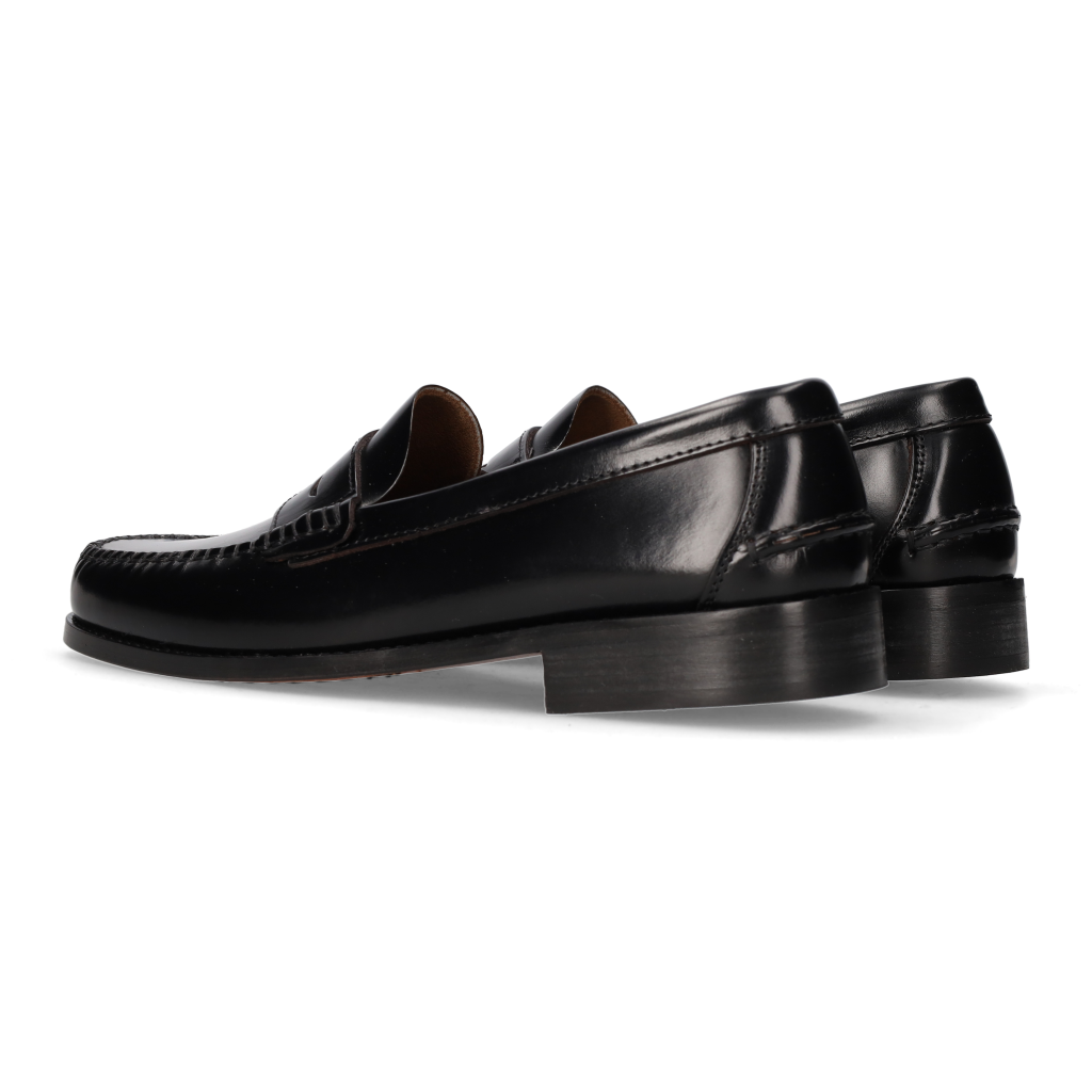 Mocasín con Antifaz Negro