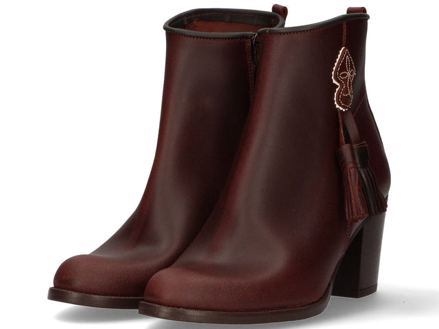 Short Country Boot with Heel and Tassels Valverde del Camino