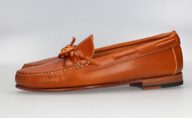Moccasin with Natural Cow Leather Bow