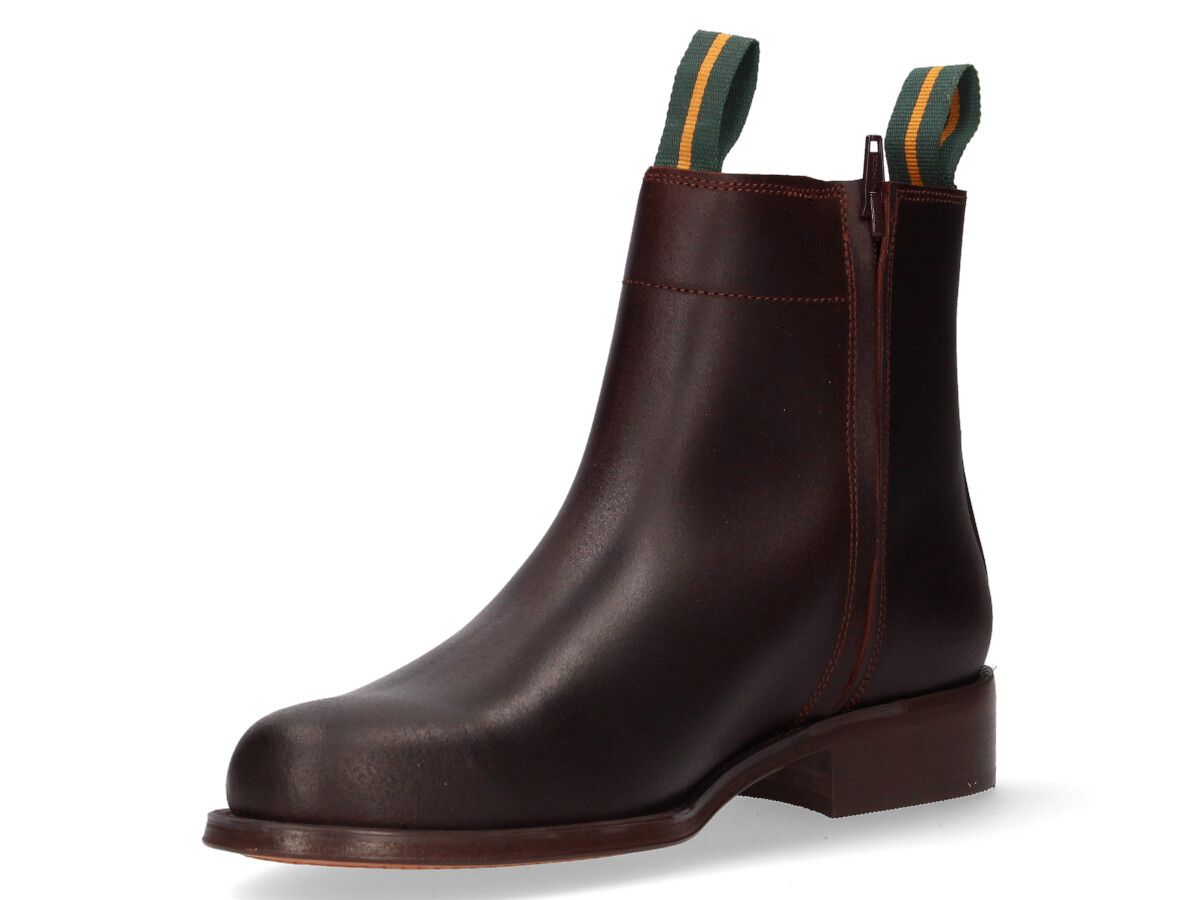 Bota corta con fuelle y cremallera en becerro Valverde del Camino