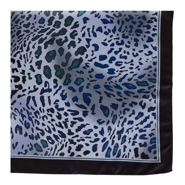 Écharpe bleue à imprimé animalier