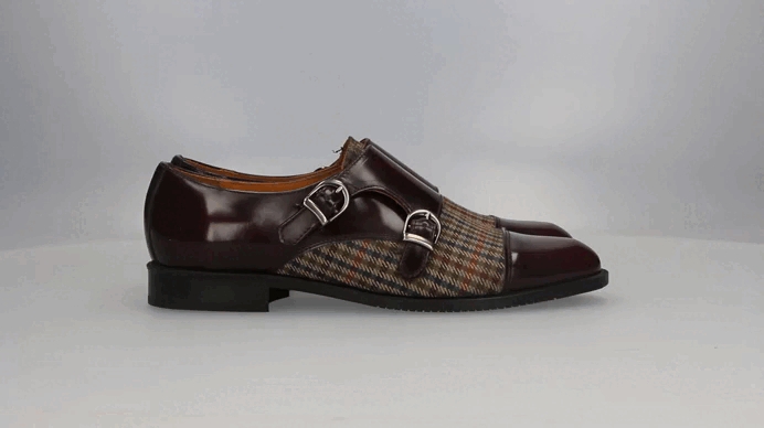 Two Buckles Antique Burgundy-Houndstooth Tuft