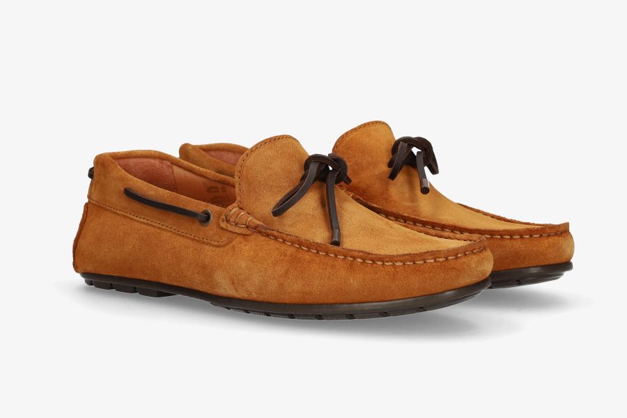 Nubuck leather bow moccasin