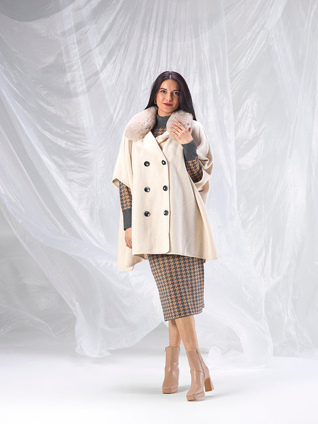 Poncho botones beige