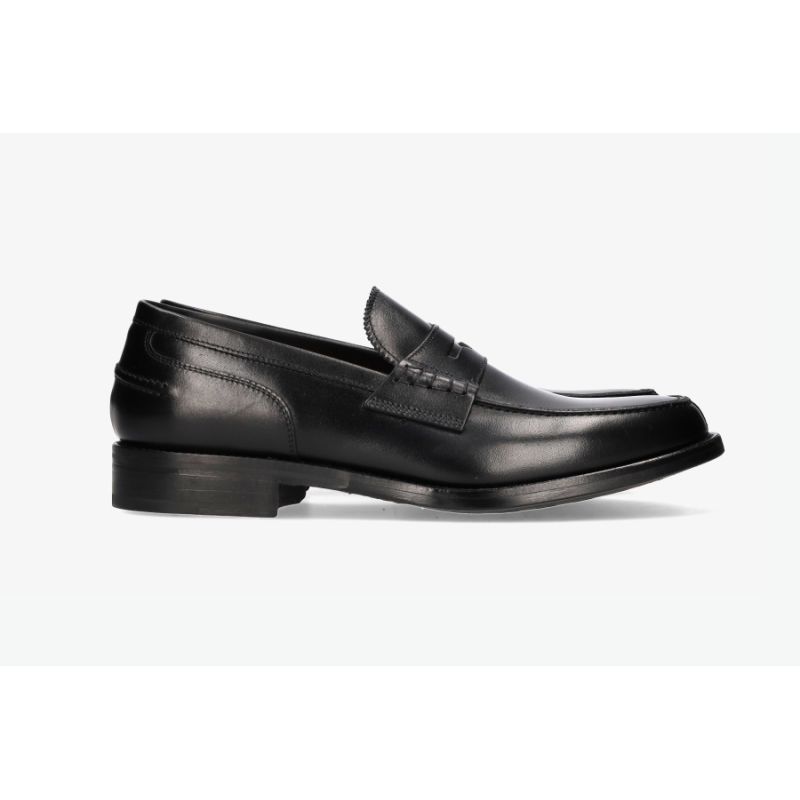 Black boxcalf loafer