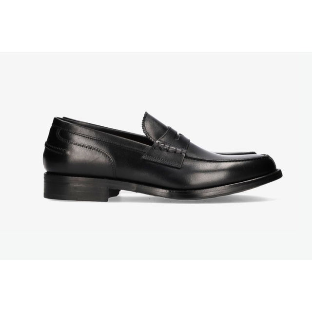 Black boxcalf loafer