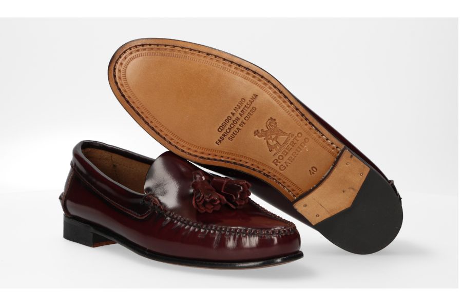 Mocasín Borlas Burdeos
