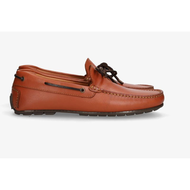 Leather bow moccasin