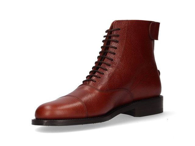 Short Boot with Straight Back Shovel Brandy Valverde del Camino