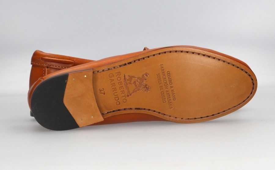 Moccasin with Natural Cow Leather Bow