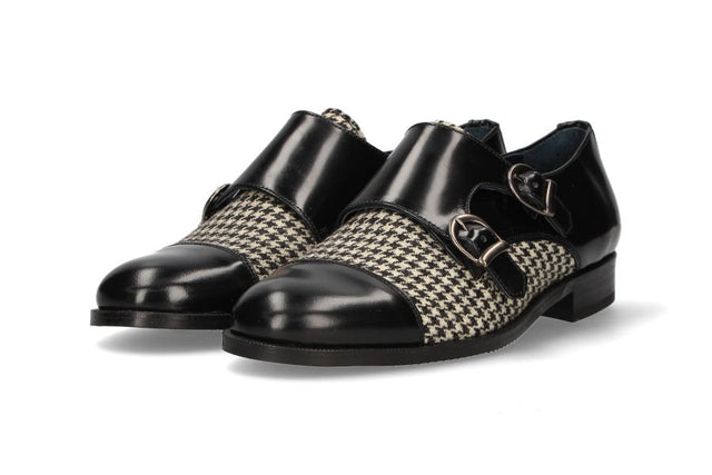 Two Buckles Antik Black-Black Houndstooth Top