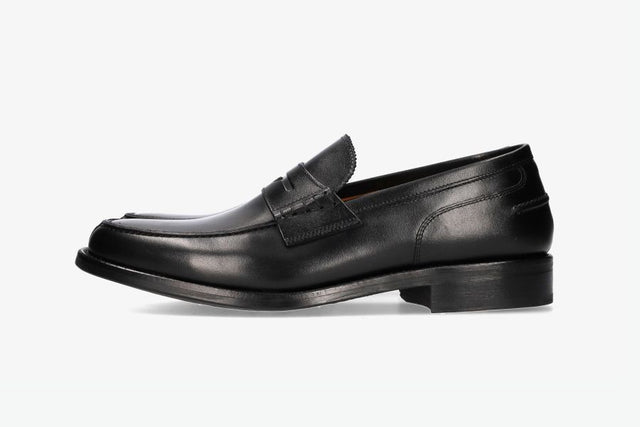 Black boxcalf loafer