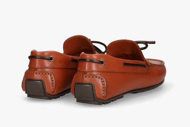 Leather bow moccasin