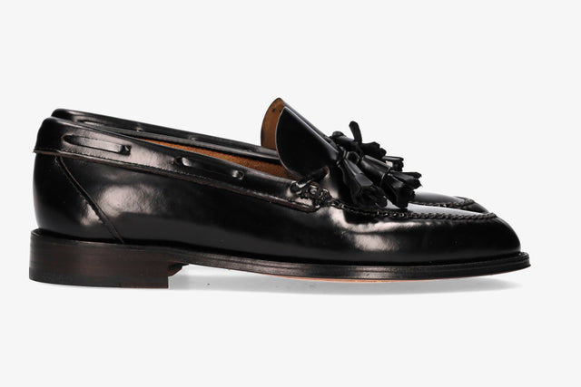 Black tassel loafer