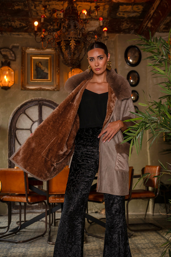 Poncho elegante pelo marrón