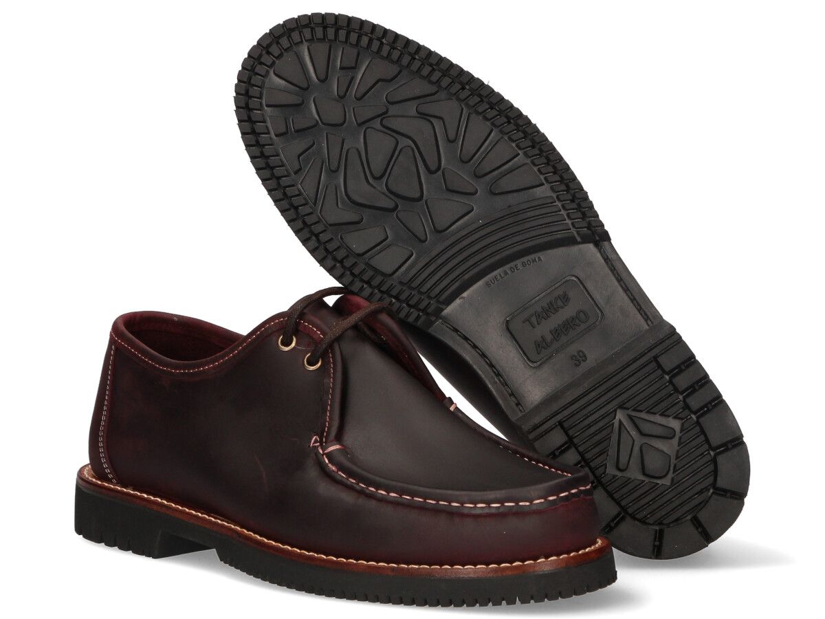 Mocasin con cordones burdeos