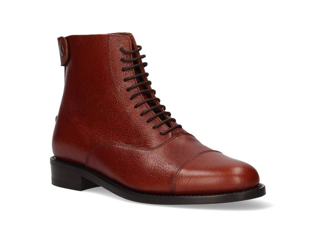 Short Boot with Straight Back Shovel Brandy Valverde del Camino