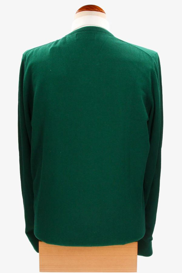 Pull vert à col en V
