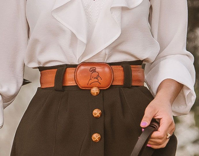 Cinturón Grabado Claro Hebilla Amazona