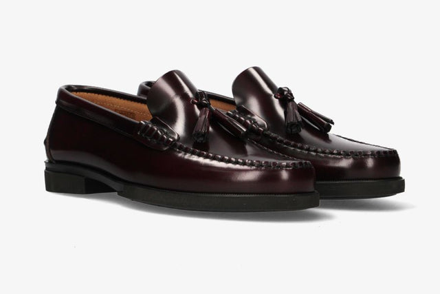 Antique Loafer with Burgundy Tassels