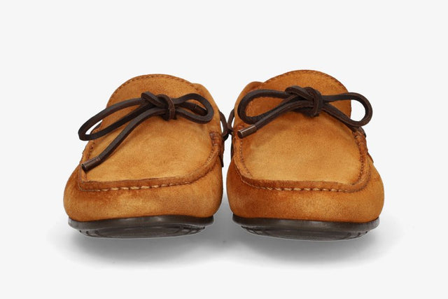 Nubuck leather bow moccasin