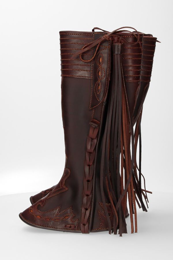 Calf walking gaiter with fire decoration Valverde del Camino