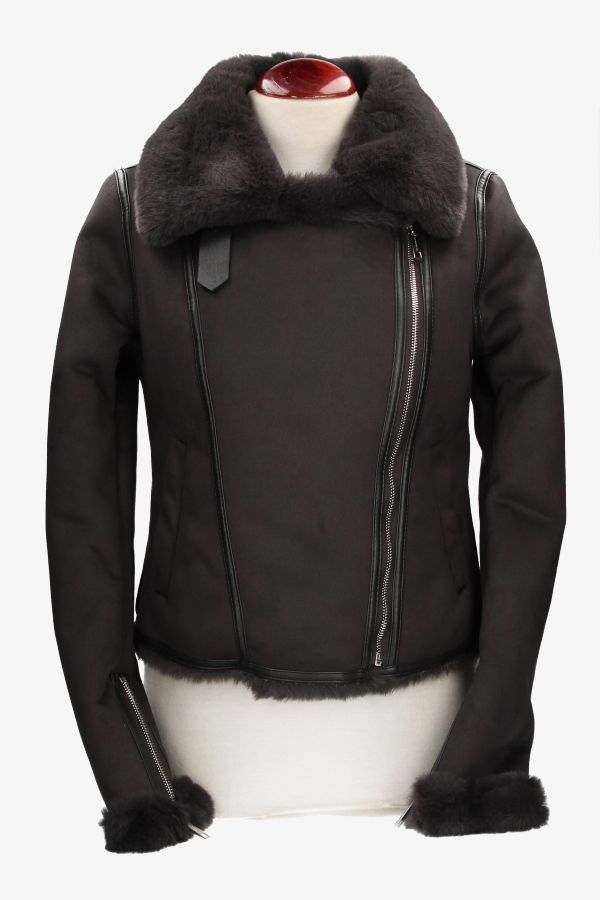 Veste en peau de mouton gris foncé