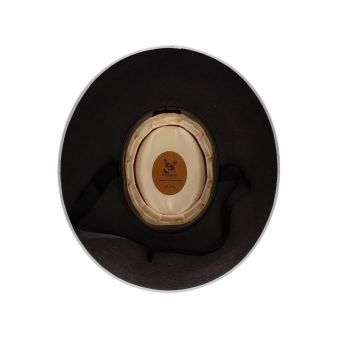 Chapéu de pelo marrom
