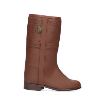 Bota infantil fechada...
