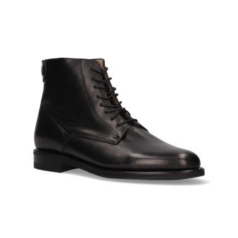 Short black rear zipper boot Valverde del Camino