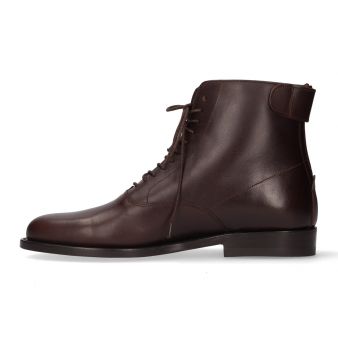 Short chestnut boot with rear zipper Valverde del Camino