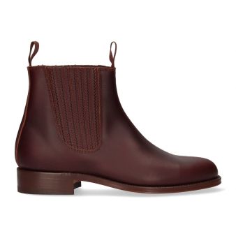 Short boot with pleated gusset in chestnut colour