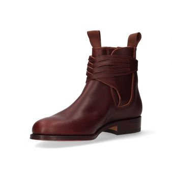 Short boot with crossed gusset with buckle in chestnut colour Valverde del Camino