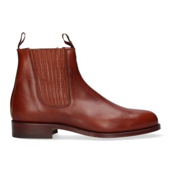 Short natural boot with...