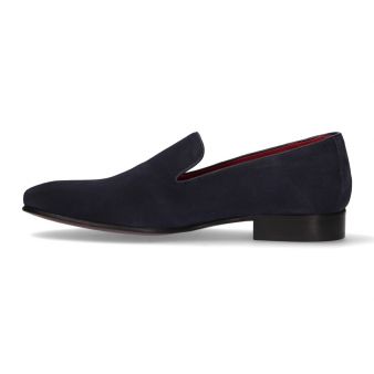 Smooth navy loafer