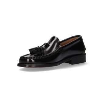 Mocassim com borlas pretas