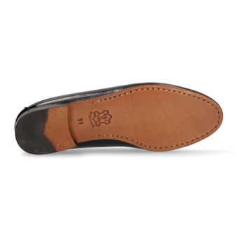 Mocassim com máscara preta