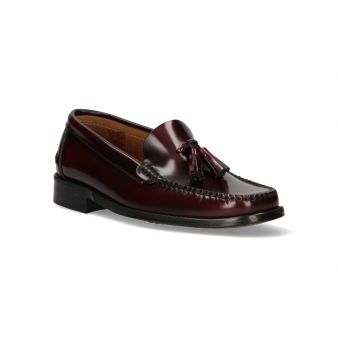 Mocassim com borlas bordô