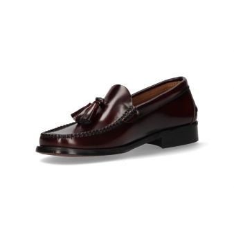 Mocassim com borlas bordô