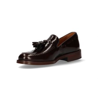 Loafer raised contour embellishment tassels leather