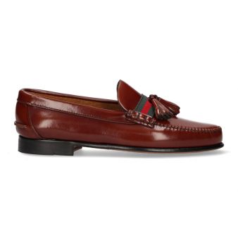 Leather tasseled moccasin with Gucci embellishment