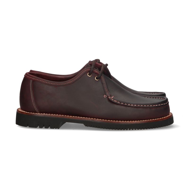Mocassim com cadarços bordô