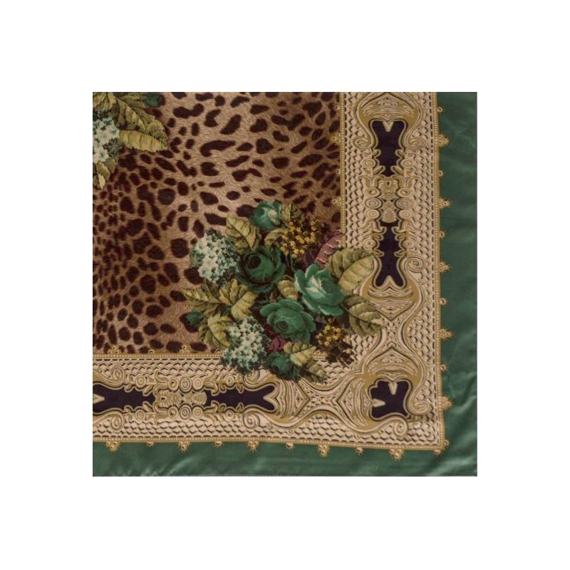 Pañuelo verde con adornos y animal print