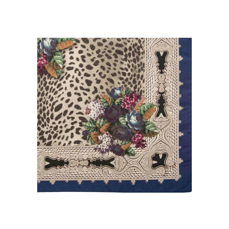 Foulard bleu avec motifs et imprimé animal