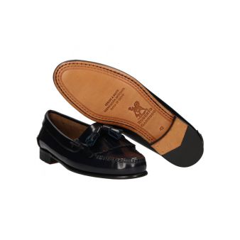 Mocassim com franjas e borlas azul-marinho