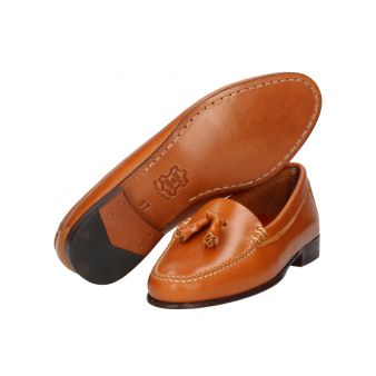 Mocassim com franjas de couro